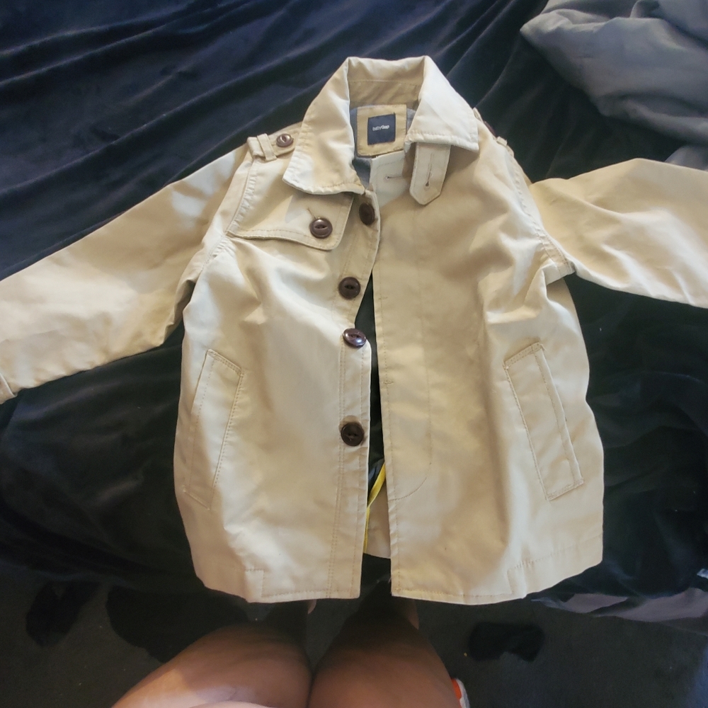 Gap trench coat